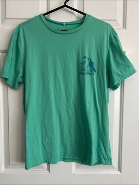 chubbies Teal Short-Sleeve Tee with Navy Toucan Graphic